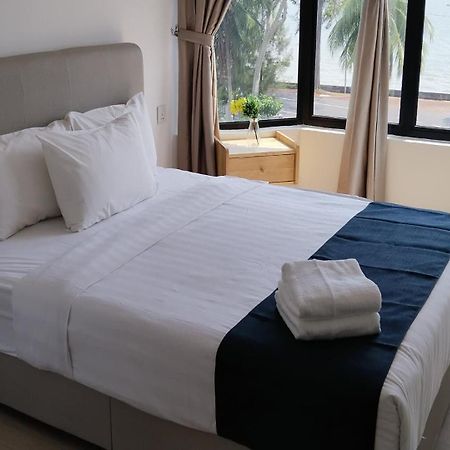 Mutiara Melaka Beach Resort - Islamic Compliance Only Tangga Batu Kültér fotó