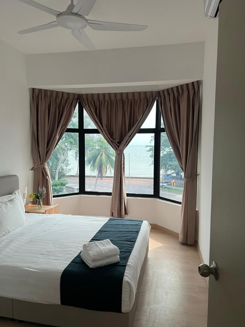 Mutiara Melaka Beach Resort - Islamic Compliance Only Tangga Batu Kültér fotó